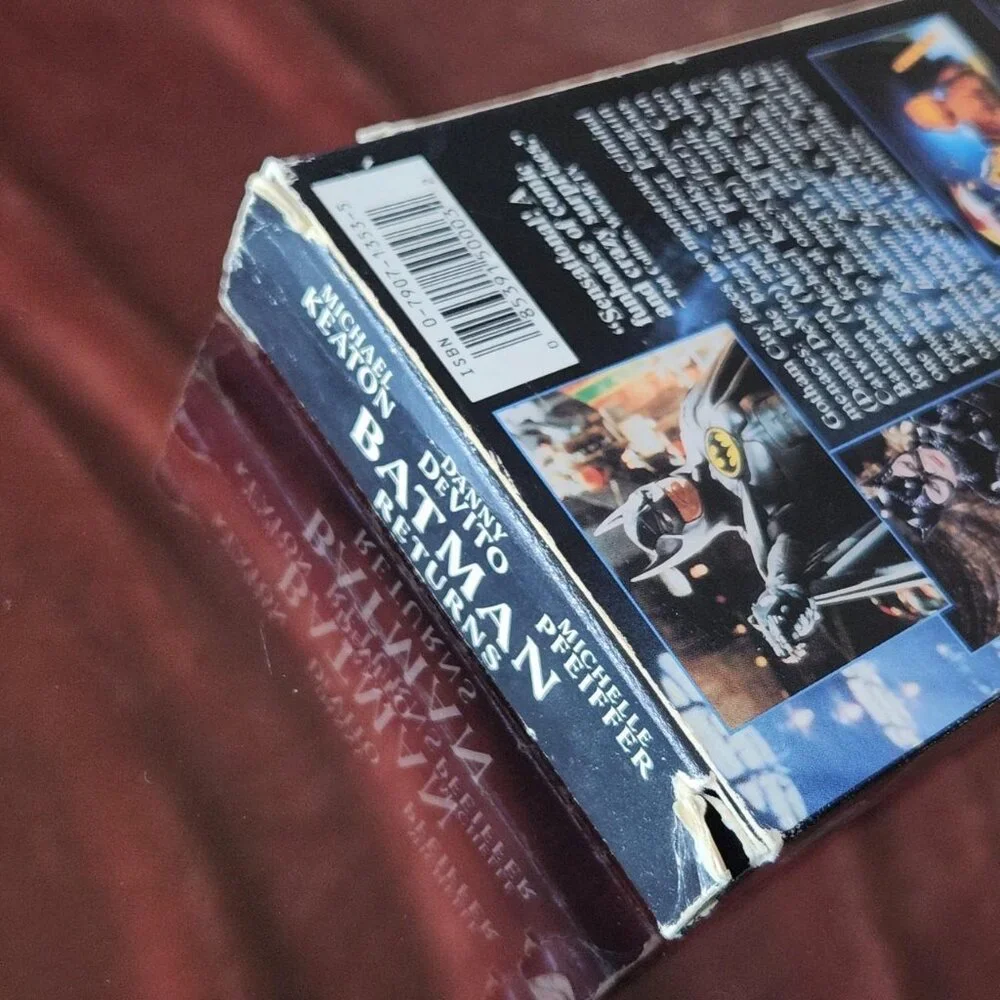 Batman Returns - 1992 - VHS tape. Danny DeVito, Michael Keaton